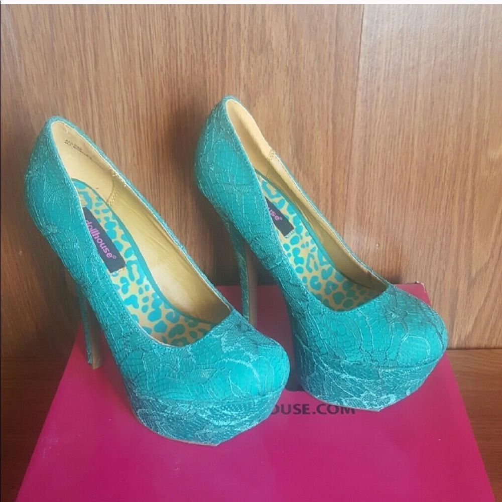 TEAL Dollhouse heels NIB